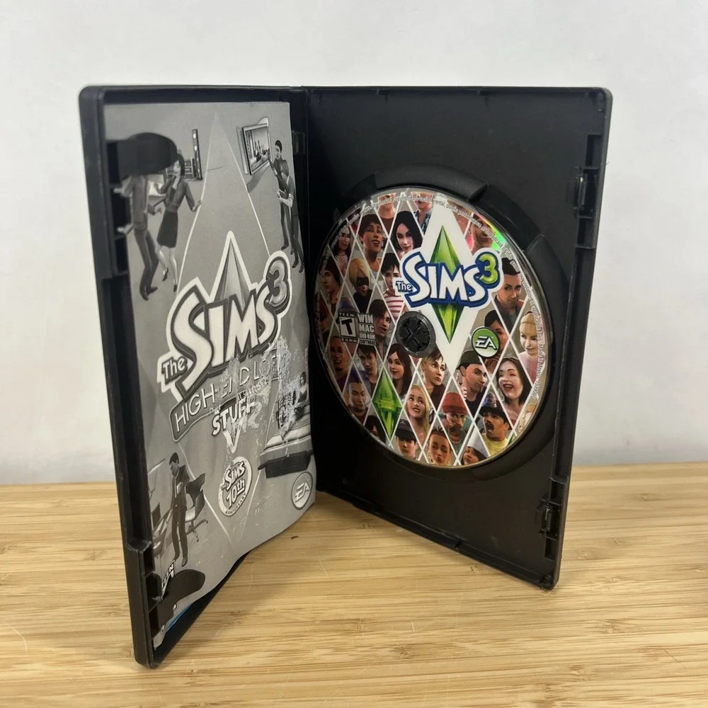 THE SIMS 3 HIGH-END LOFT STUFF - EA‎ 2010 Win/Mac PC Video Simulation Game